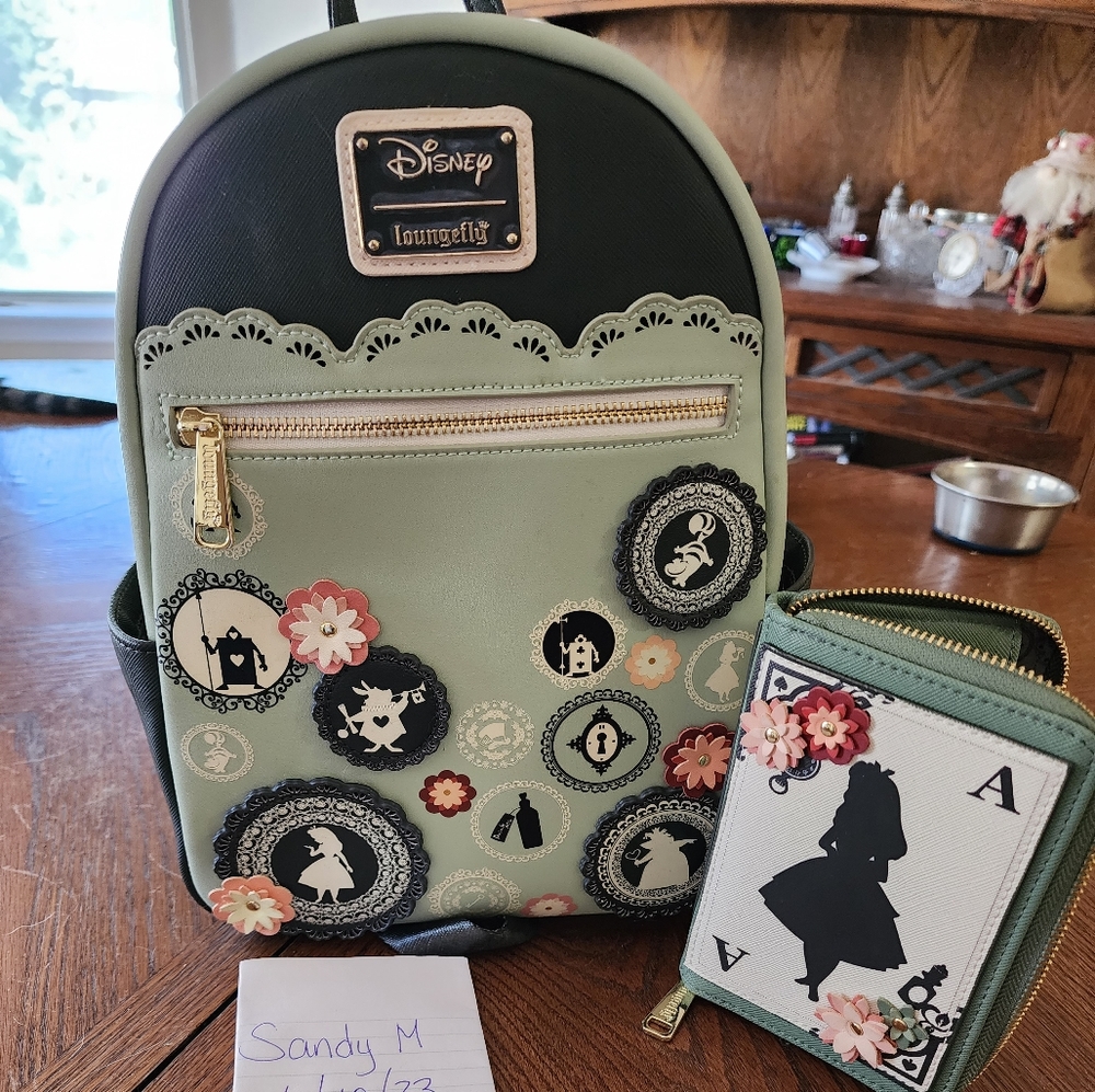 Loungefly Metal Tag Alice in Wonderland with Silhouettes and Wallet